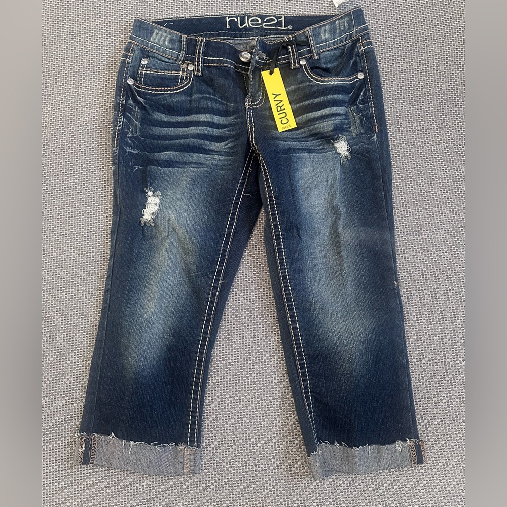 Rue21 Women's Curvy Capri Blue Jeans